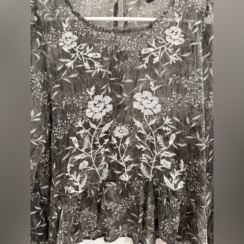 A. Calin Los Angeles sheer gray long-sleeve blouse floral embroidered M #3043 - Picture 3 of 8